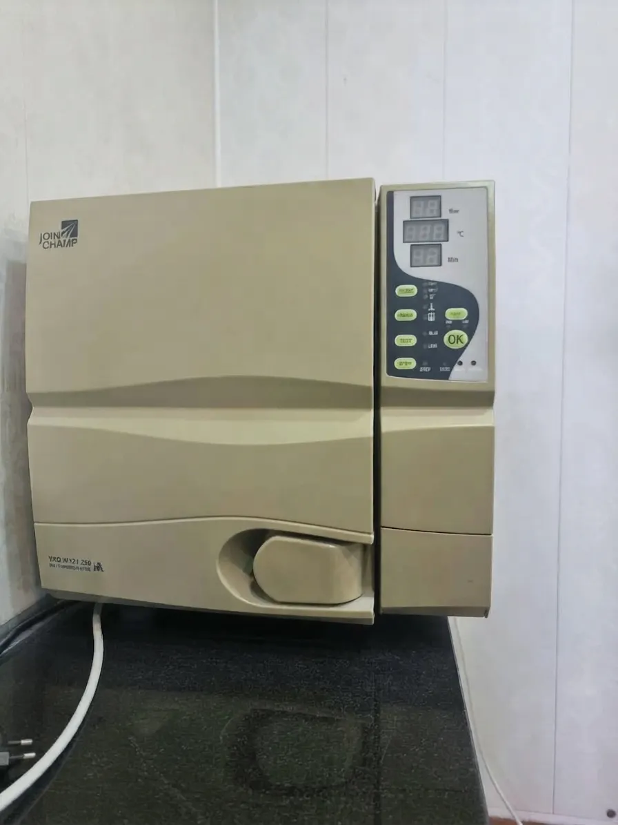 JoinChamp steam autoclave used to sterilise dental instruments at Al-Rehman Dental Care